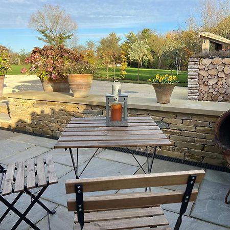 Вилла Idyllic Secluded Hideaway With Countryside Views On The Edge Of The Cotswolds Хейли Экстерьер фото